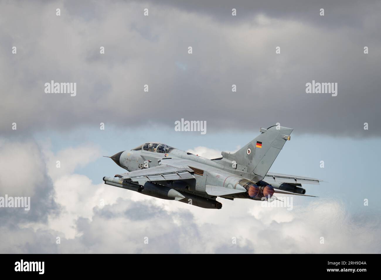 Armée de l'air allemande Panavia Tornado IDS (intercepteur/frappe) chasseur bombardier de la Luftwaffengeschwader 33 Buchel quitte la RAF Fairford après le riat Banque D'Images