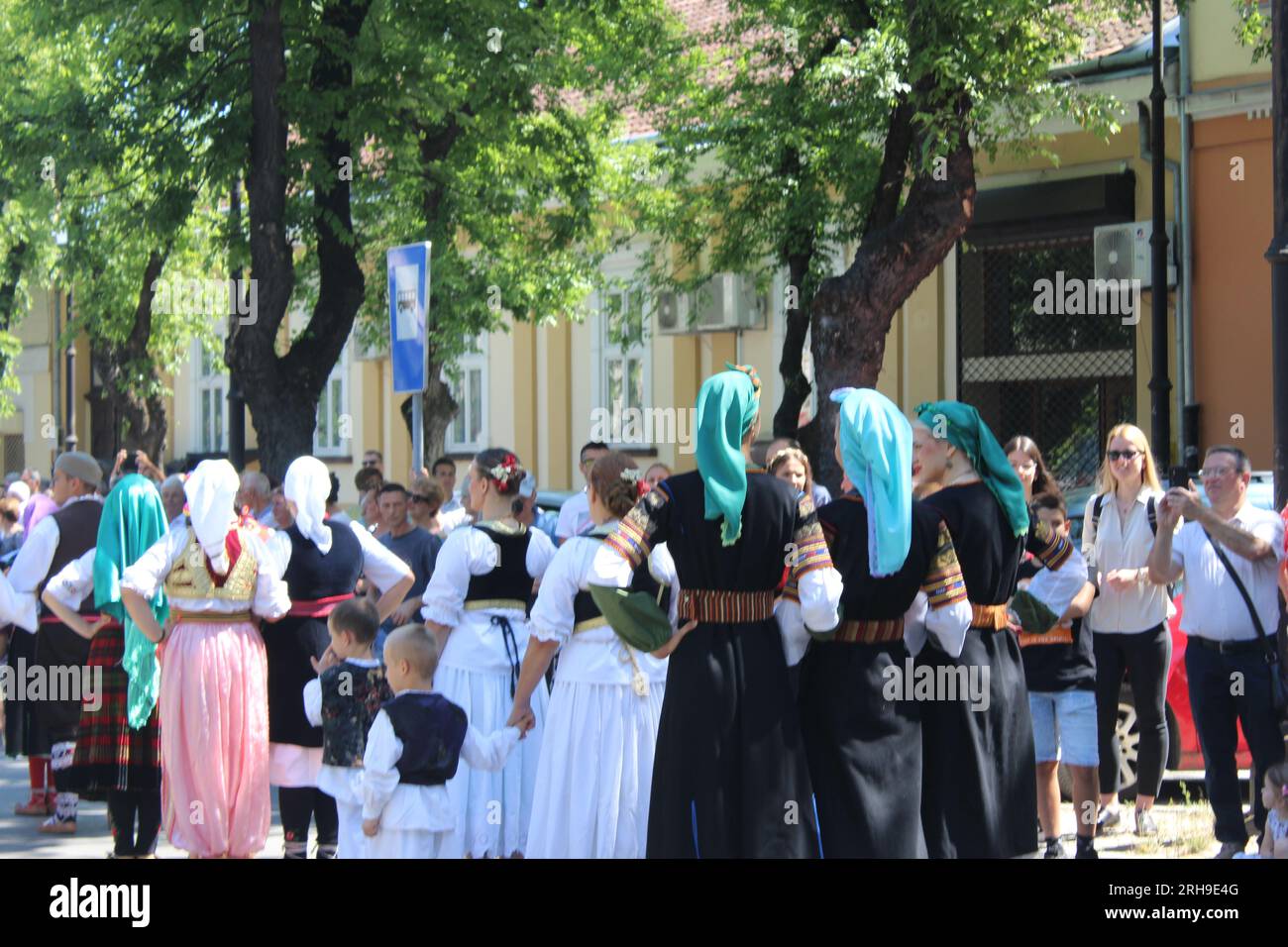 Serbie   SERBIE   BEOGRAD  type de paysanne  voir 2 scans