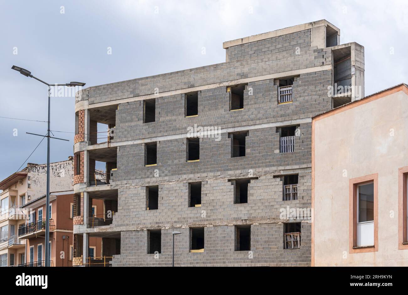 Bâtiment en construction en état d'abandon. Image conceptuelle de la crise immobilière en Espagne Banque D'Images