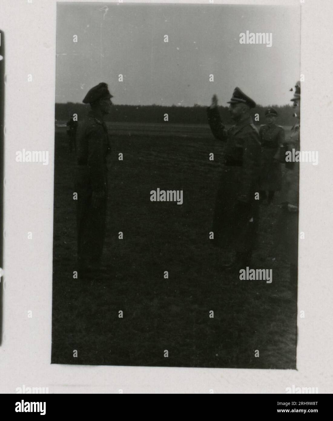 Photographe SS, Hofstäter (1943) Himmler observe l'entraînement au tir d'assaut et aux fourmis-chars. Banque D'Images