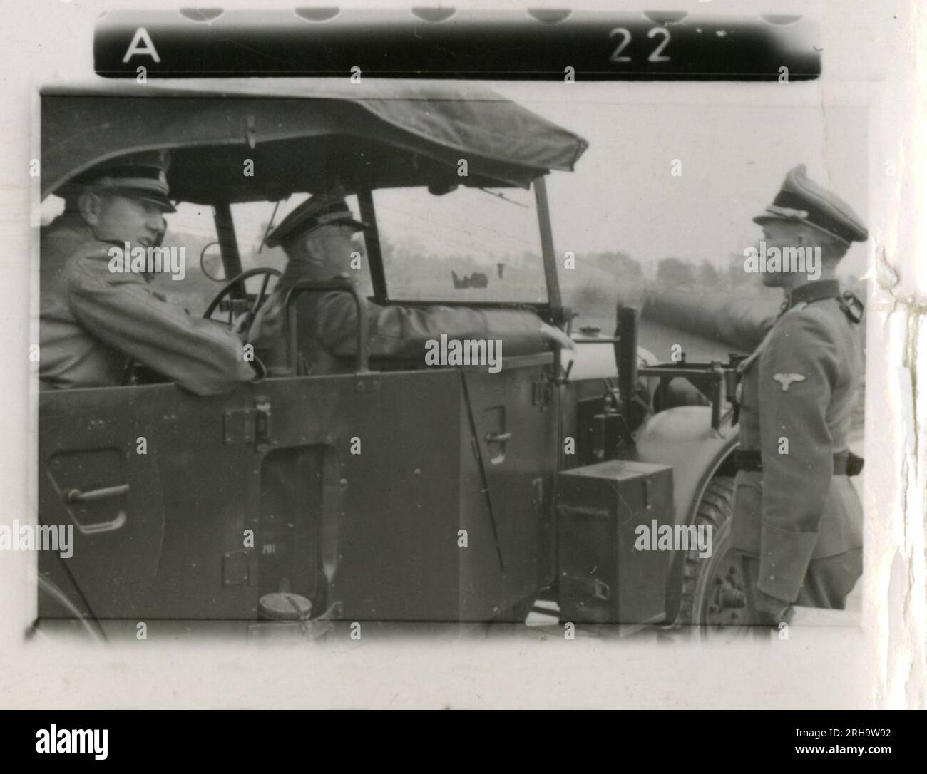 Photographe SS, Hofstäter (1943) Himmler observe l'entraînement au tir d'assaut et aux fourmis-chars. Banque D'Images