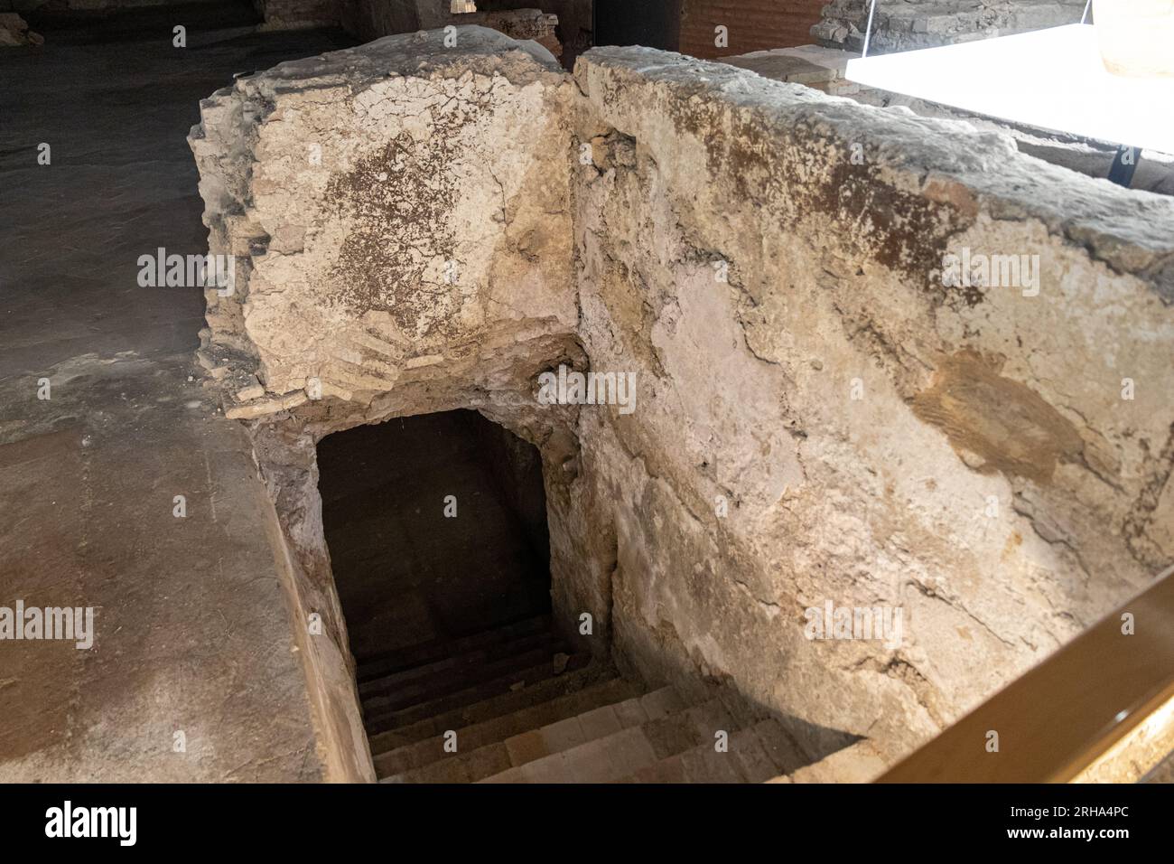 Séville, Espagne. À l'intérieur des ruines souterraines des fondations du Castillo de San Jorge (château de Saint Georges), siège de l'Inquisition espagnole Banque D'Images