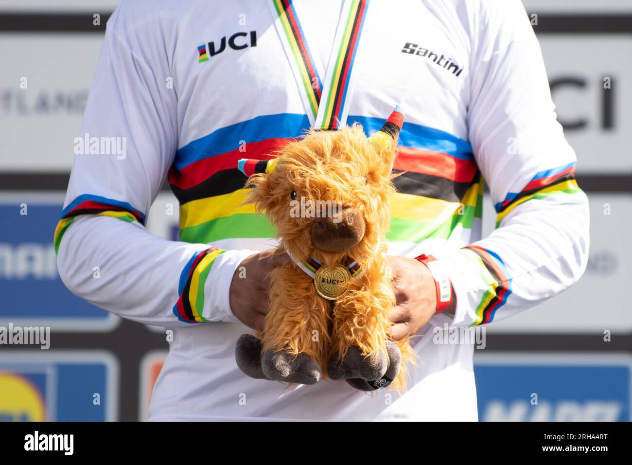 Cadeau de jouet UCI Highland Cow Stuff présenté aux vainqueurs de médaille aux Championnats du monde de cyclisme UCI 2023 à Glasgow en Écosse au Royaume-Uni Banque D'Images
