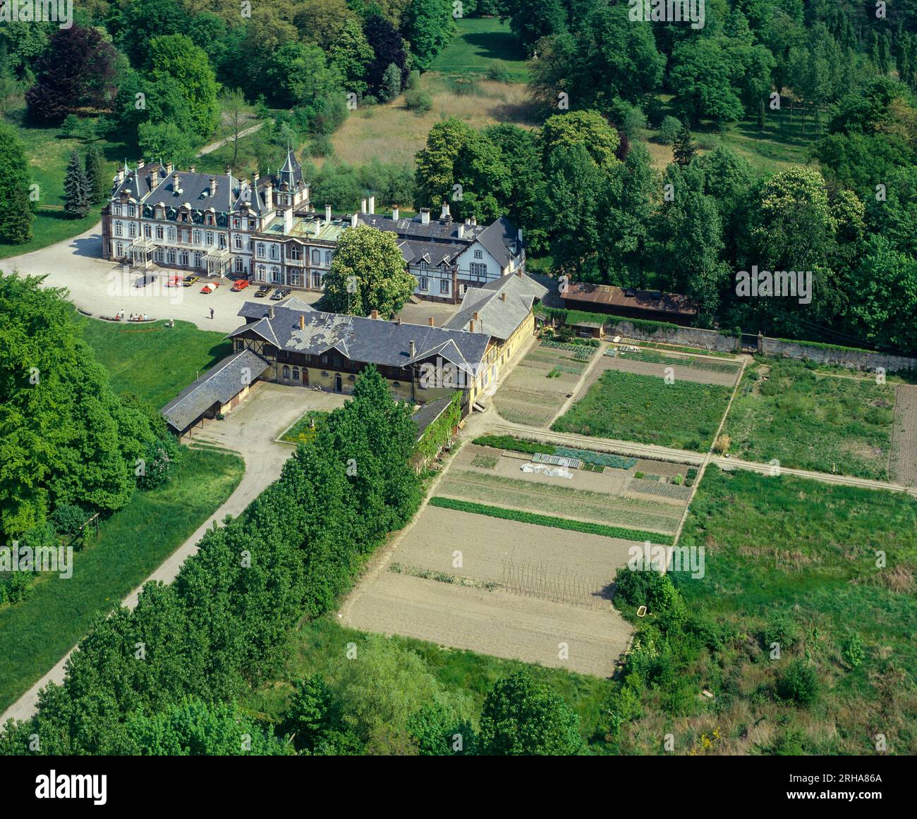 Strasbourg, Château de Pourtalès, 18e siècle, parc, champs, quartier Robertsau, vue aérienne de la ville, Alsace, France, Europe, Banque D'Images