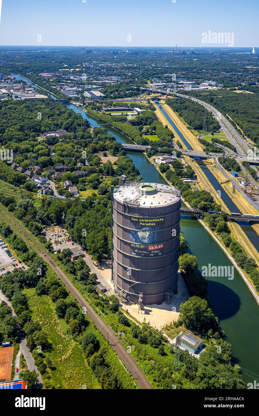 Vue aérienne, centre commercial Westfield Centro, Neue Mitte, Gasometer avec exposition le paradis fragile, Borbeck, Oberhausen, région de la Ruhr, Rhin du Nord Banque D'Images Vue aérienne, centre commercial Westfield Centro, Neue Mitte, Gasometer avec exposition le paradis fragile, Borbeck, Oberhausen, région de la Ruhr, Rhin du Nord Banque D'Images