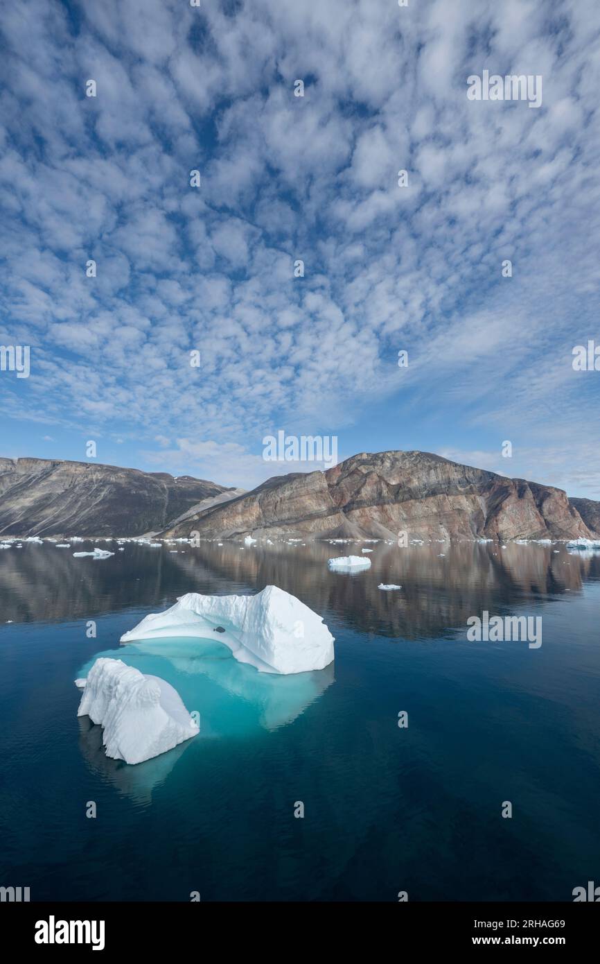 Groenland occidental, baie de Baffin, fjord pittoresque d'Uummannaq. Deuxième plus grand système de fjords du Groenland. Banque D'Images