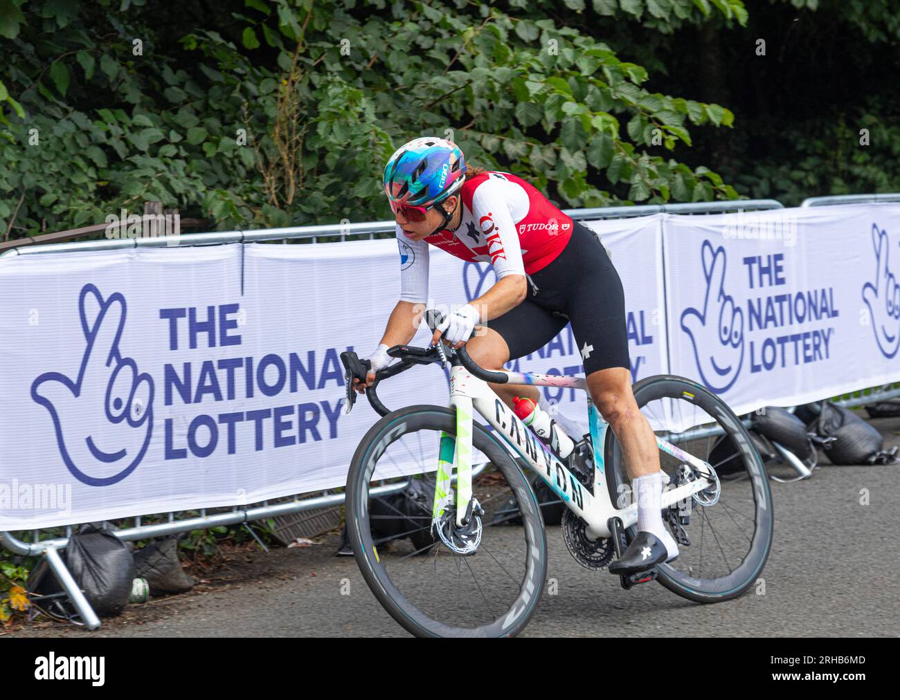 Elise Chabbey, de Suisse, qui a mené la course sur route du championnat du monde élite féminin UCI 2023 sur une grande partie du chemin jusqu'à finir 7e. Banque D'Images