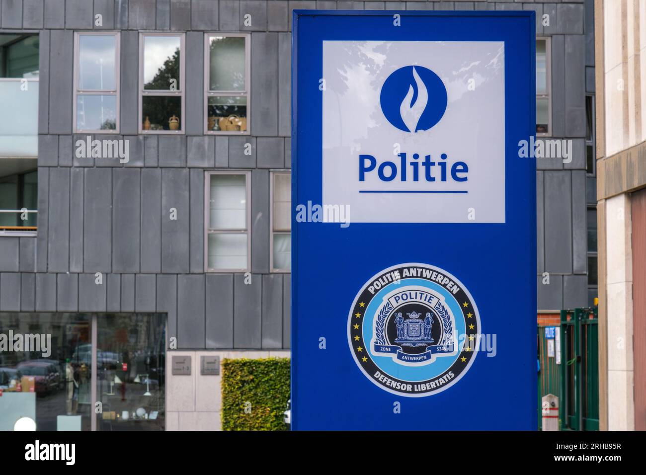 Anvers, Belgique - 9 septembre 2022 : panneau du poste de police Banque D'Images