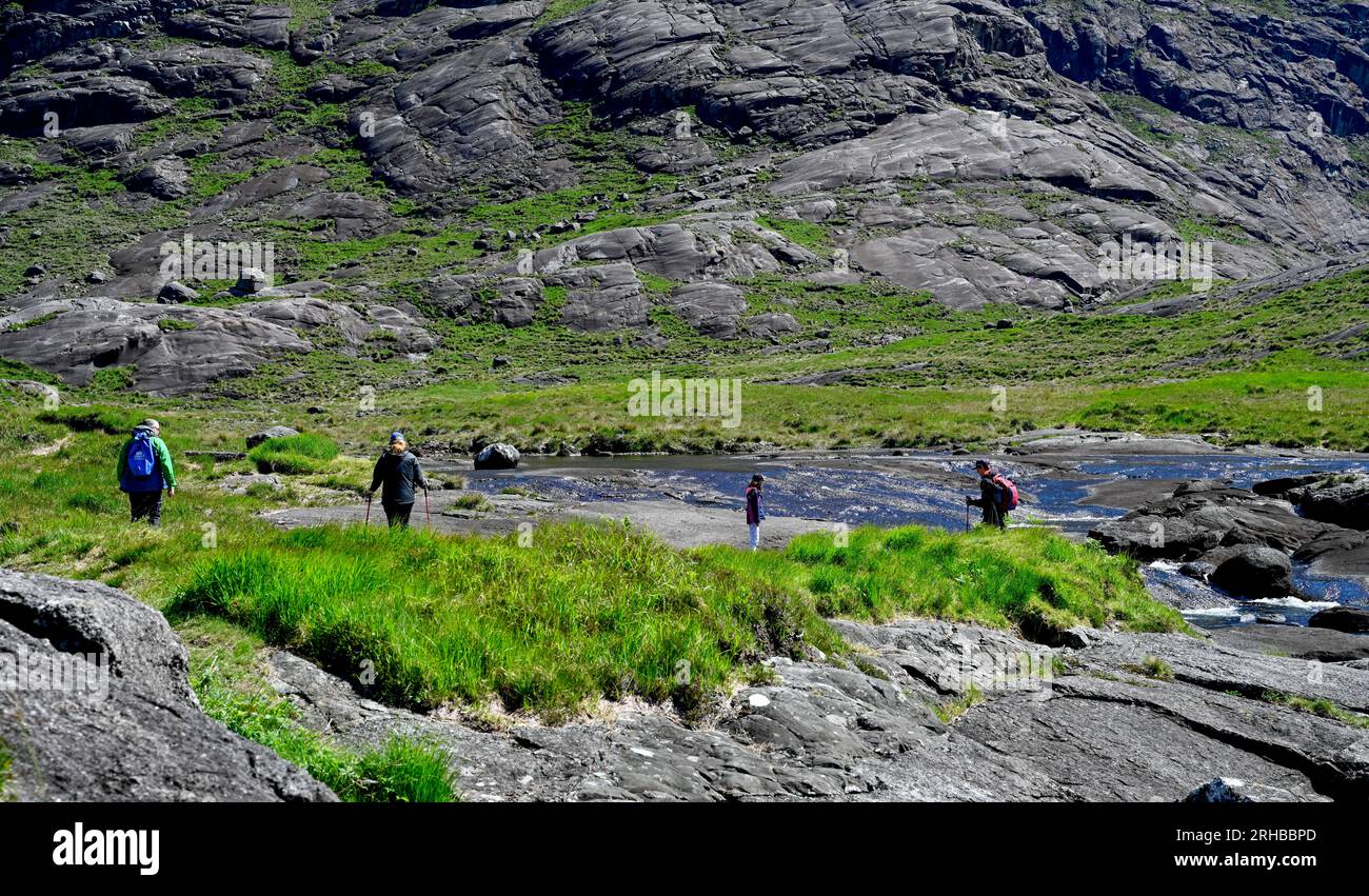 Île de Skye Elgol et randonnée ou marche à Loch Coruisk qui ne peut être atteint qu'à pied ou en bateau Banque D'Images