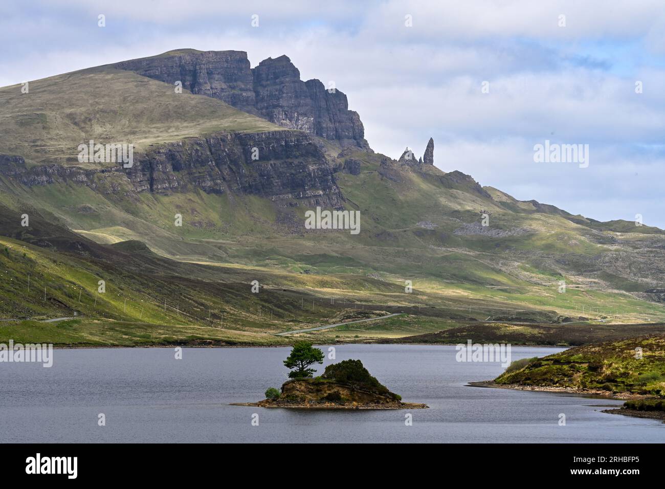 Le vieil homme de Storr île de Skye du Loch Leathan Banque D'Images