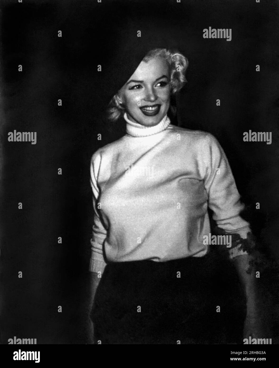 Corée : février 1954. Marilyn Monroe rend visite aux troupes en Corée, divertissant plus de 100 000 soldats dans 10 endroits différents. Banque D'Images