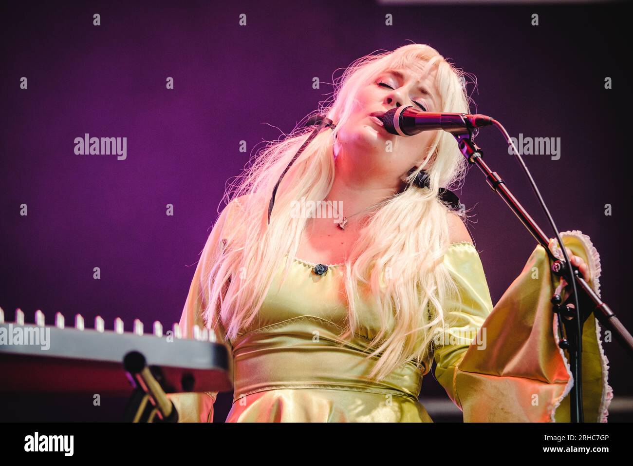 Gothenburg, Suède. 10th, août 2023. La chanteuse et compositrice suédoise Maja Francis donne un concert en direct pendant le festival de musique suédois Way Out West 2023 à Gothenburg. (Crédit photo : Gonzales photo - Tilman Jentzsch). Banque D'Images