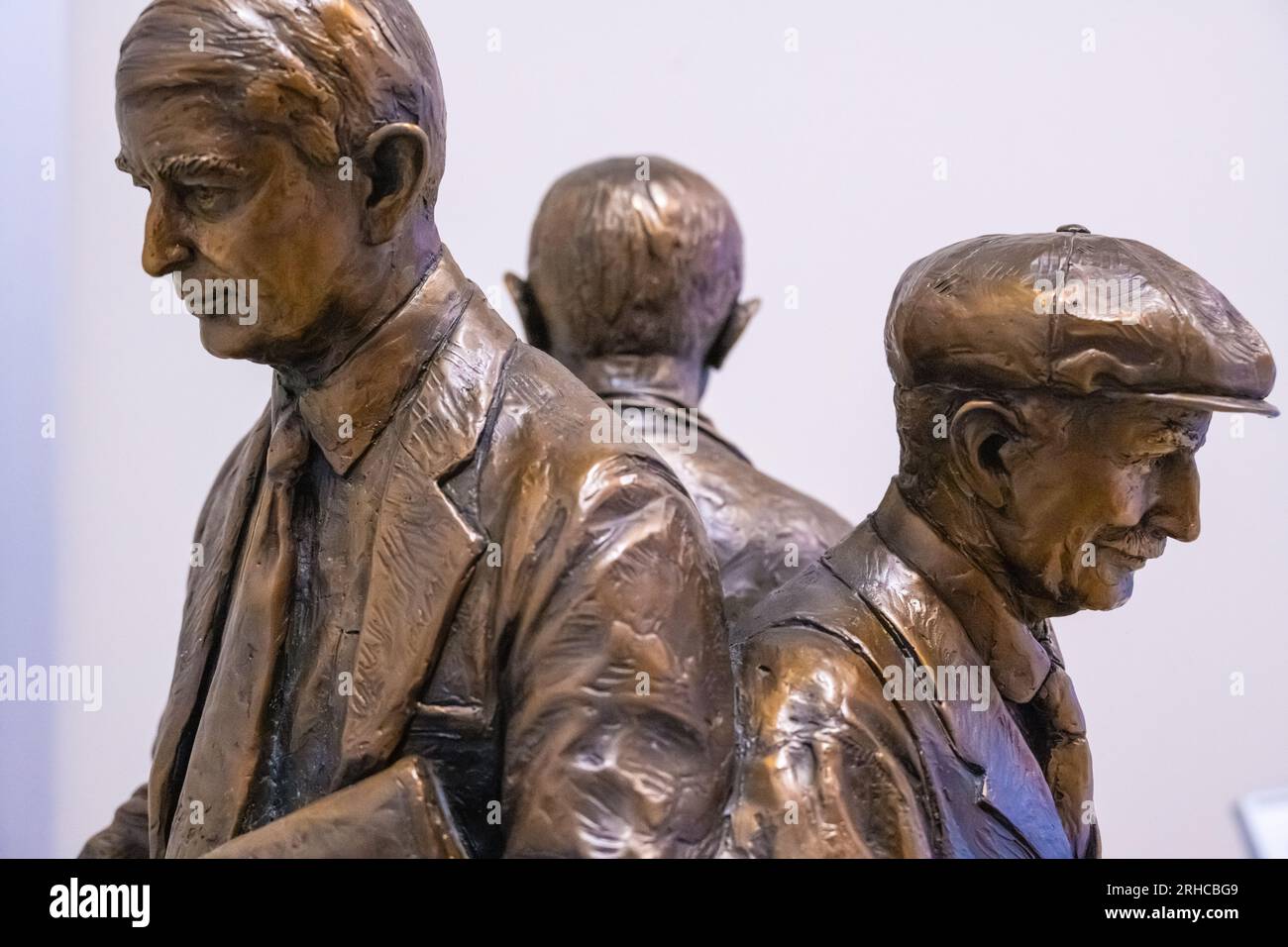 Sculpture en bronze des ancêtres mayo représentant William W. Mayo, William J. Mayo et Charles H. Mayo à la Mayo Clinic à Jacksonville, en Floride. (ÉTATS-UNIS) Banque D'Images