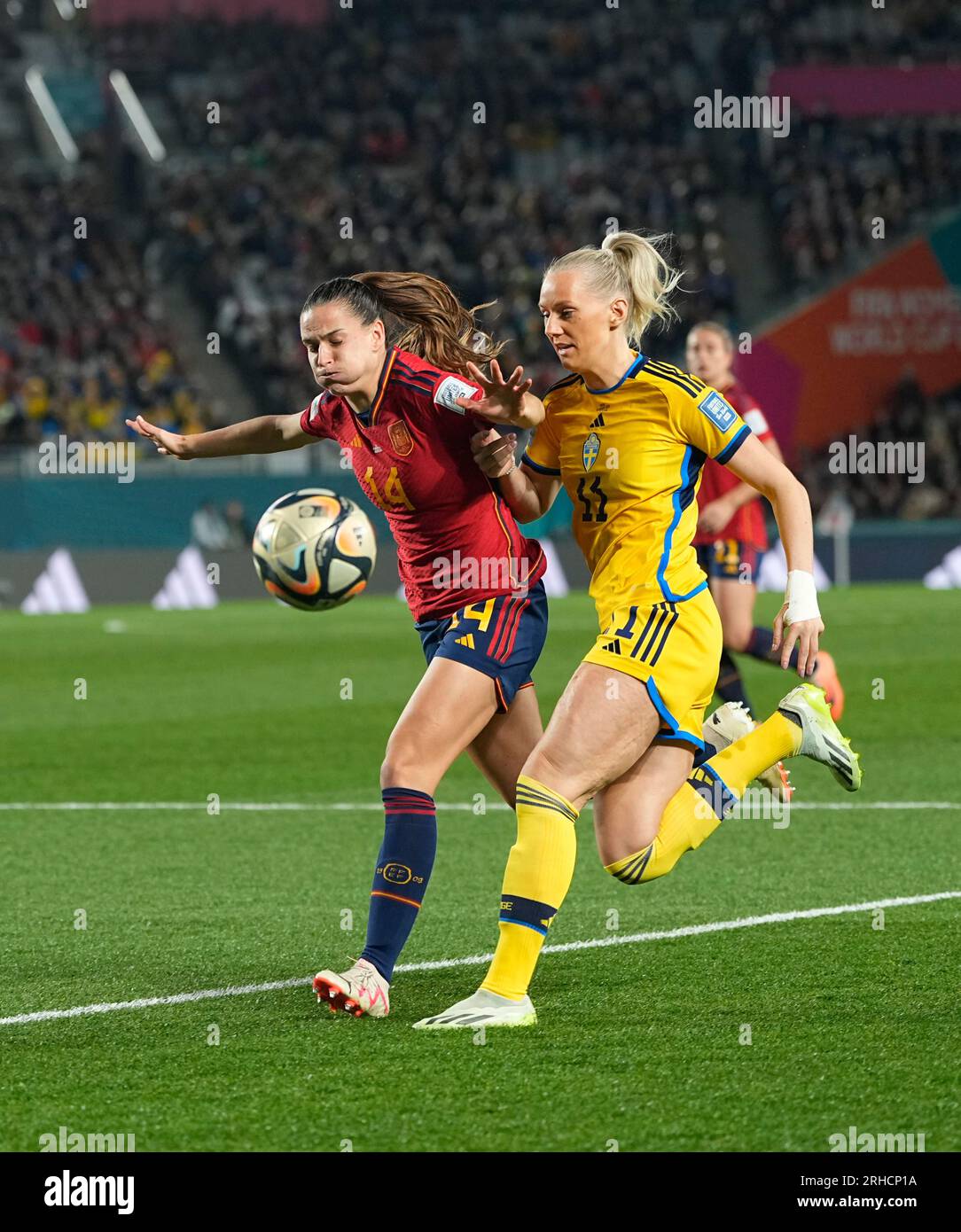 15 2023 août : Laia Codina (Espagne) et Stina Blackstenius (Suède) se disputent le ballon lors d'un match, AT, . Kim Price/CSM (image de crédit : © Kim Price/Cal Sport Media) Banque D'Images