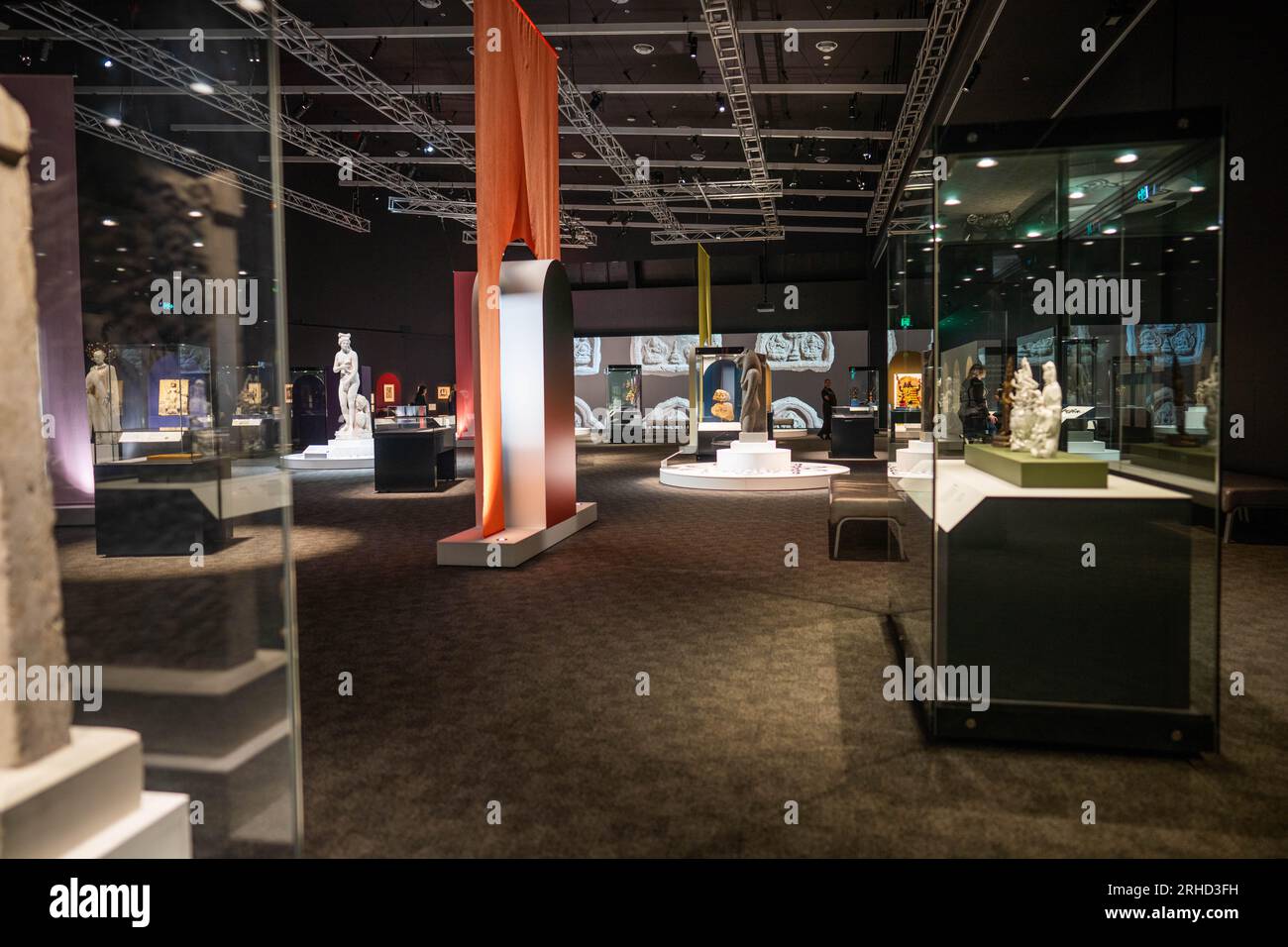 ancienne statue asiatique de femme Banque D'Images