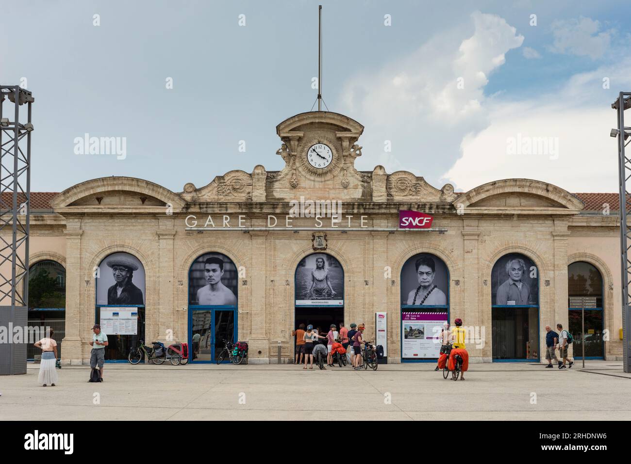 Gare de sète Banque de photographies et d'images à haute résolution - Alamy