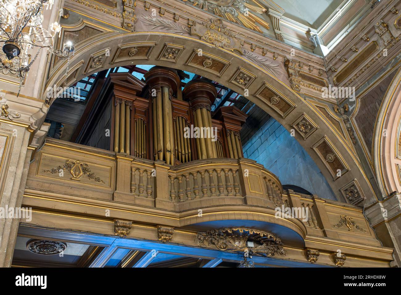 L'orgue à tuyaux dans la cathédrale métropolitaine de Santiago à Santiago, Chili. Banque D'Images