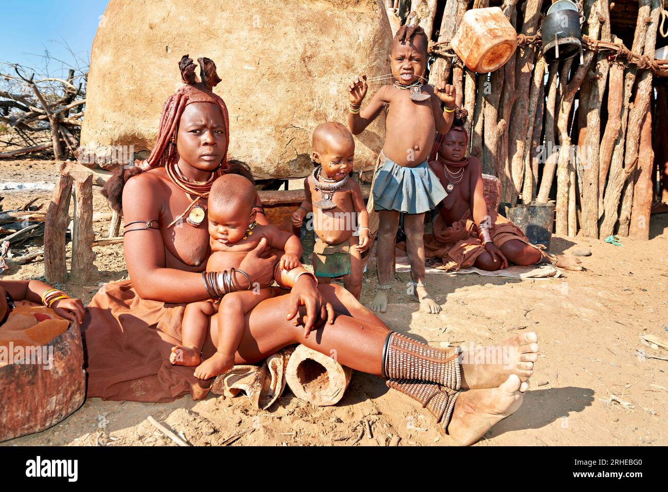 Namibie. La vie dans un village Himba. Région de Kunene Banque D'Images