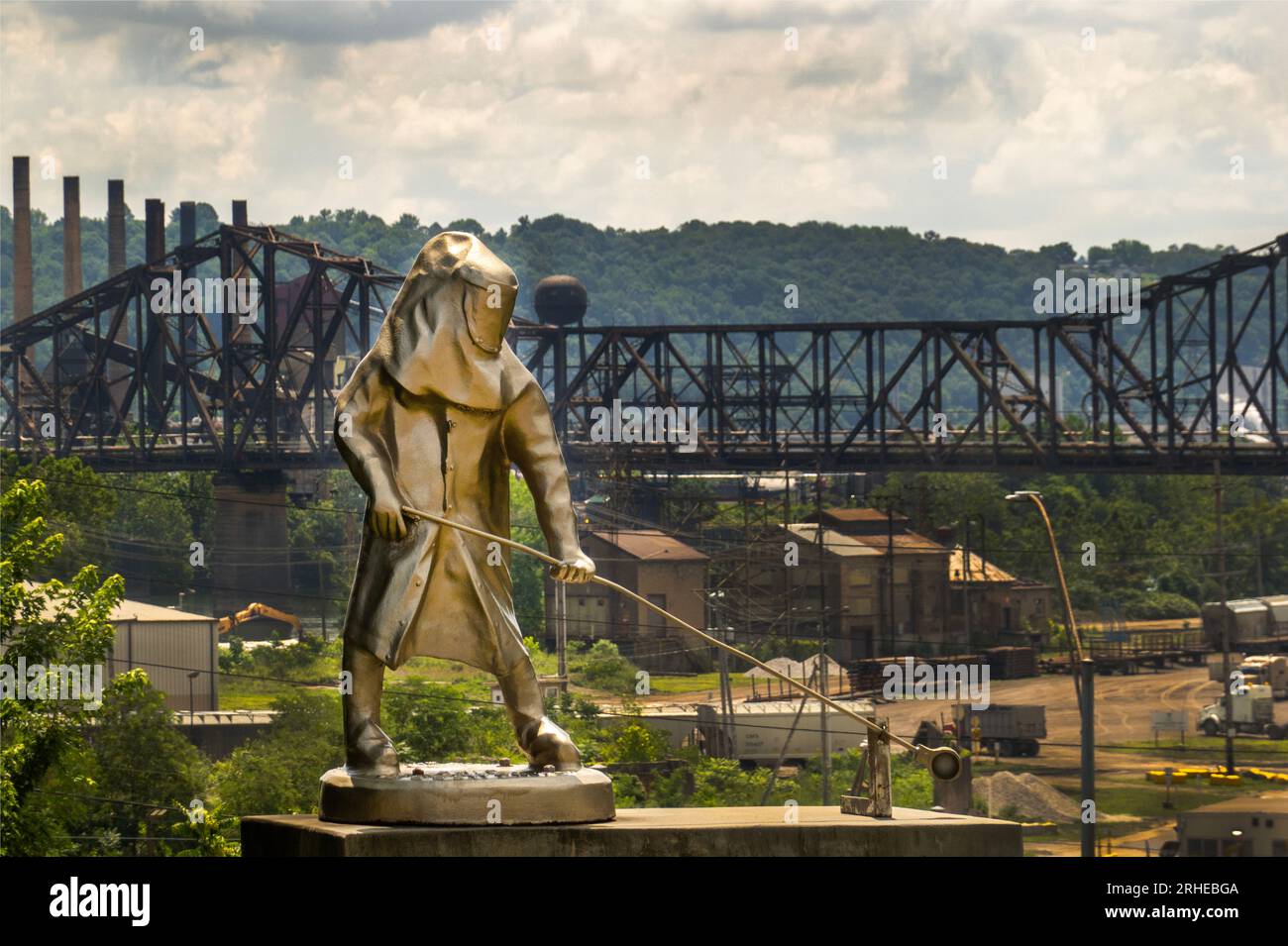 Sculpture commémorative de Steubenville Steelworkers dans le centre-ville de Steubenville Ohio Banque D'Images