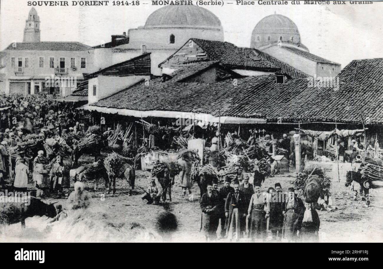 Serbie, Monastir (actuelle Bitola, en macedoine) : vue de la place centrale du marche au grains - carte postale 1914-1918 Banque D'Images