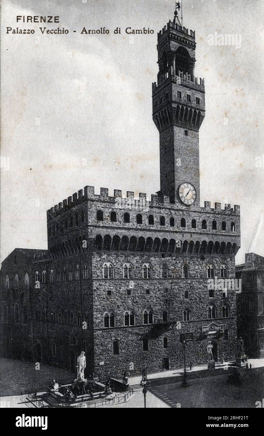 Italie, Florence : vue extérieure du Palazzo Vecchio construit par Arnolfo di Cambio (1245-vers 1302) entre 1298 et 1314 - carte postale fin 19e-20e siecle Banque D'Images