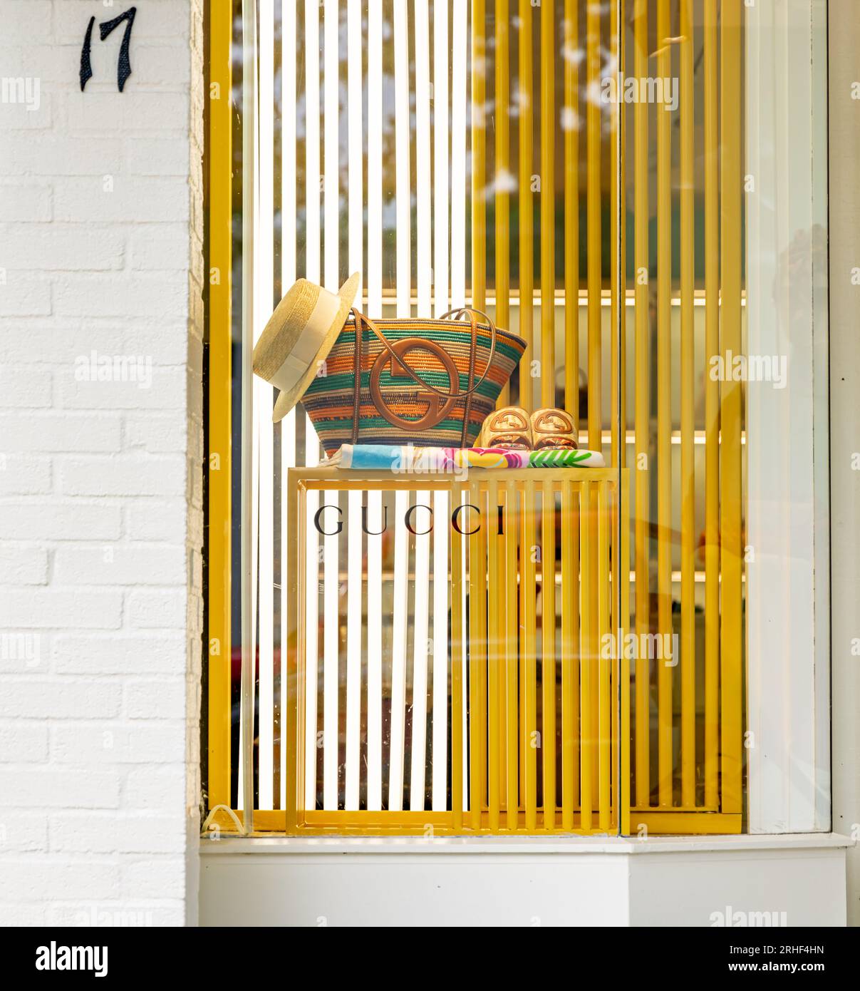 Image détaillée d'une vitrine chez Gucci à East Hampton Banque D'Images