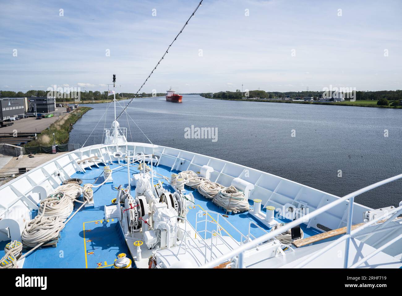 VELSEN-NORD - 16/08/2023, le navire de croisière Ocean Majesty au quai VOB. L’Ocean Majesty est destiné à l’hébergement temporaire de jusqu’à trois cents réfugiés et titulaires de statut associés à la région d’IJmond qui attendent un foyer. ANP JEROEN JUMELET pays-bas Out - belgique Out Banque D'Images