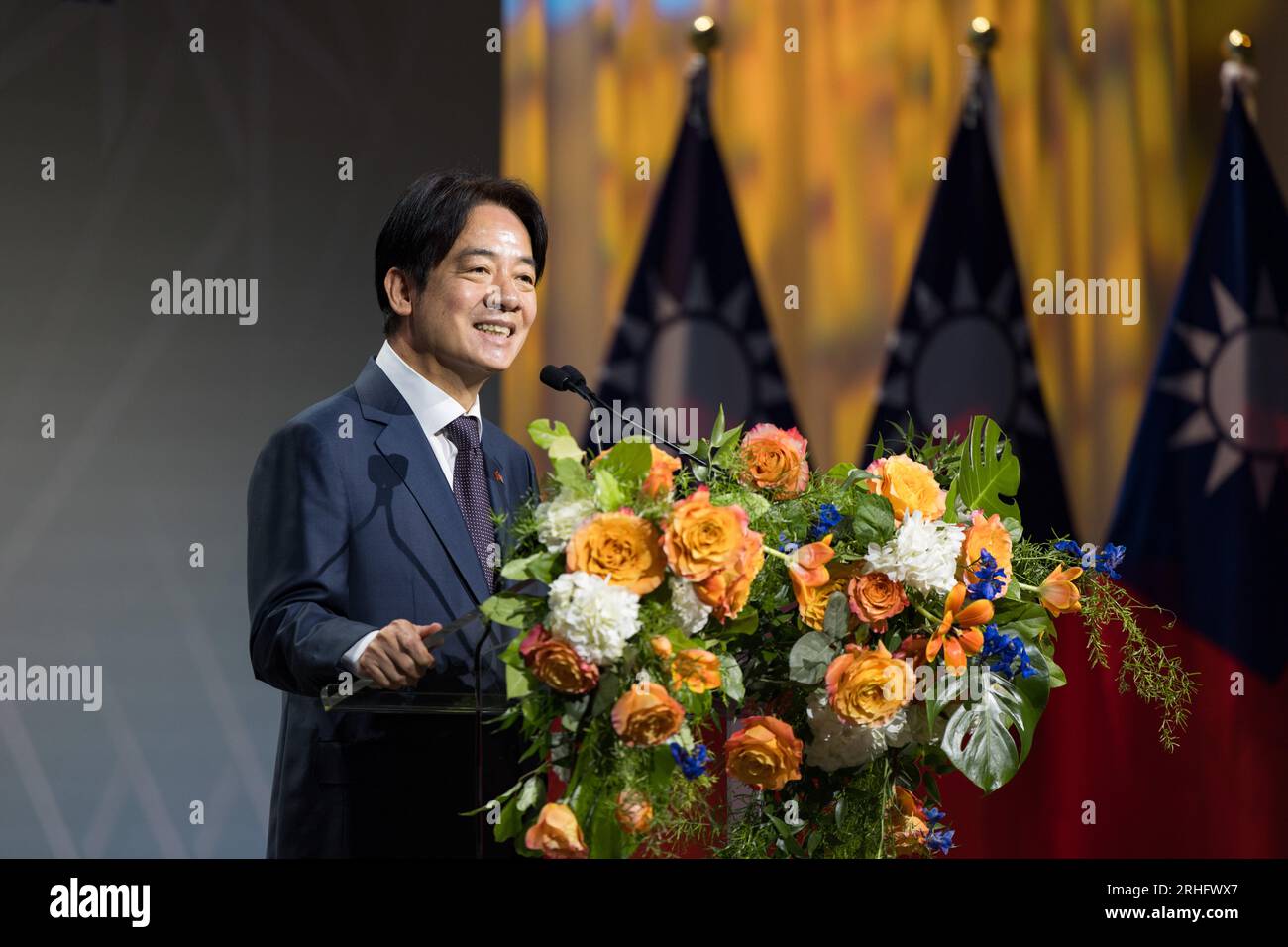 New York, États-Unis. 14 août 2023. Le vice-président de Taïwan William Lai prononce une allocution lors d'un déjeuner organisé en son honneur par des partisans taïwanais étrangers à la Glasshouse, le 14 août 2023 à New York. LAI s'est arrêté à Manhattan sur son chemin de Taipei au Paraguay. Crédit : Shufu Liu / Bureau présidentiel de Taiwan / Alamy Live News Banque D'Images