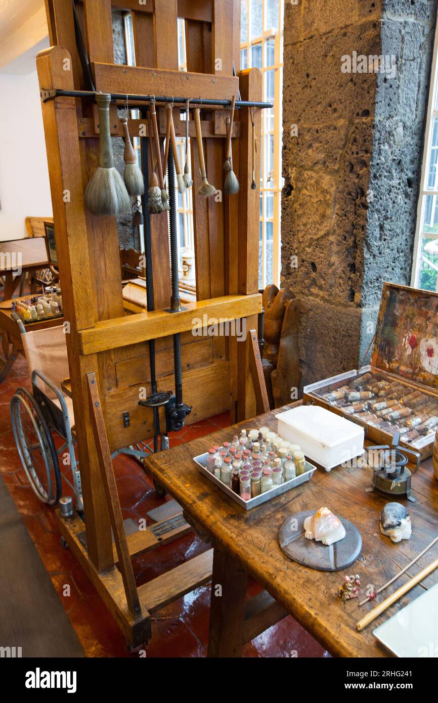 Salle d'art, Musée Frida Kahlo (Maison Bleue), Coyoacan, Mexico, Mexique Banque D'Images