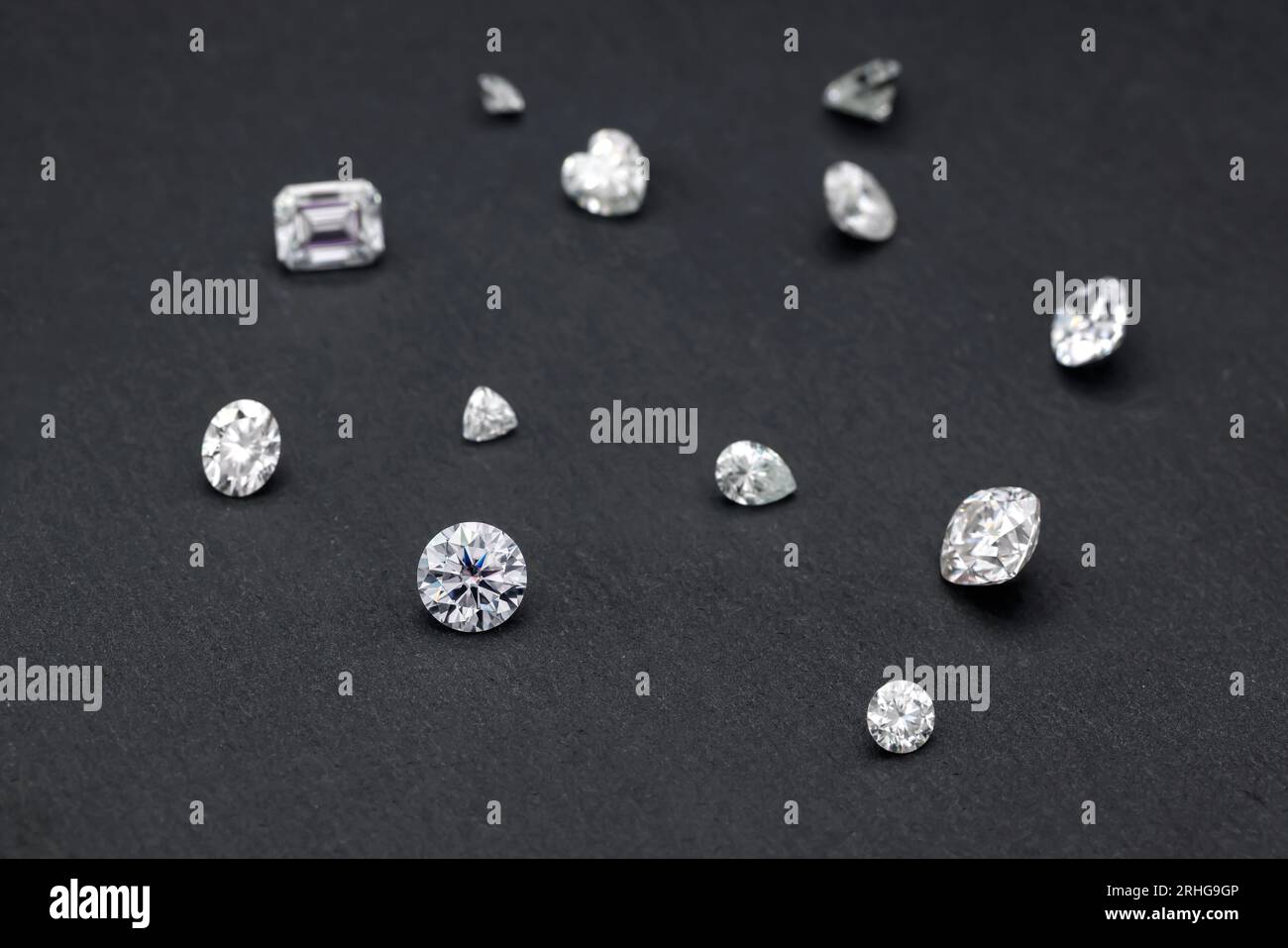 Diamant lâche sur fond de pierre Banque D'Images