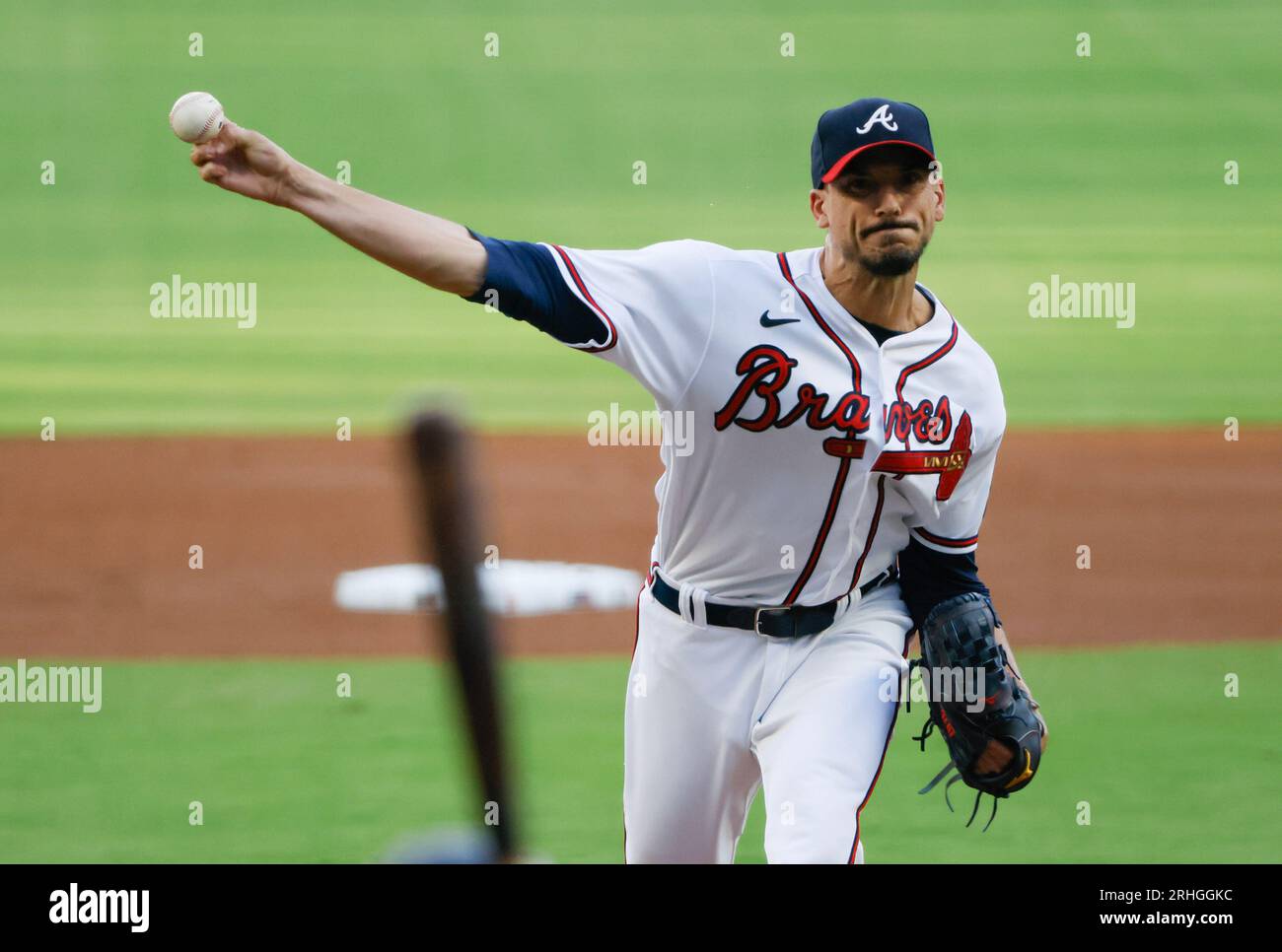 Atlanta, États-Unis. 16 août 2023. Atlanta Braves le lanceur Charlie Morton lance en première manche contre les Yankees de New York à Truist Park le mercredi 16 août 2023 à Atlanta, en Géorgie. Photo de Bob Andres/UPI crédit : UPI/Alamy Live News Banque D'Images