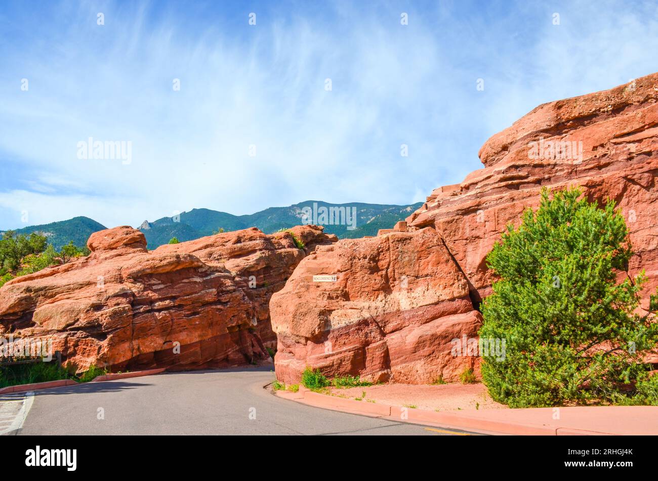 Formation Red Rock sur Balanced Rock Road sur Garden Dr dans le jardin des dieux. Colorado Springs, Colorado. ÉTATS-UNIS. Banque D'Images