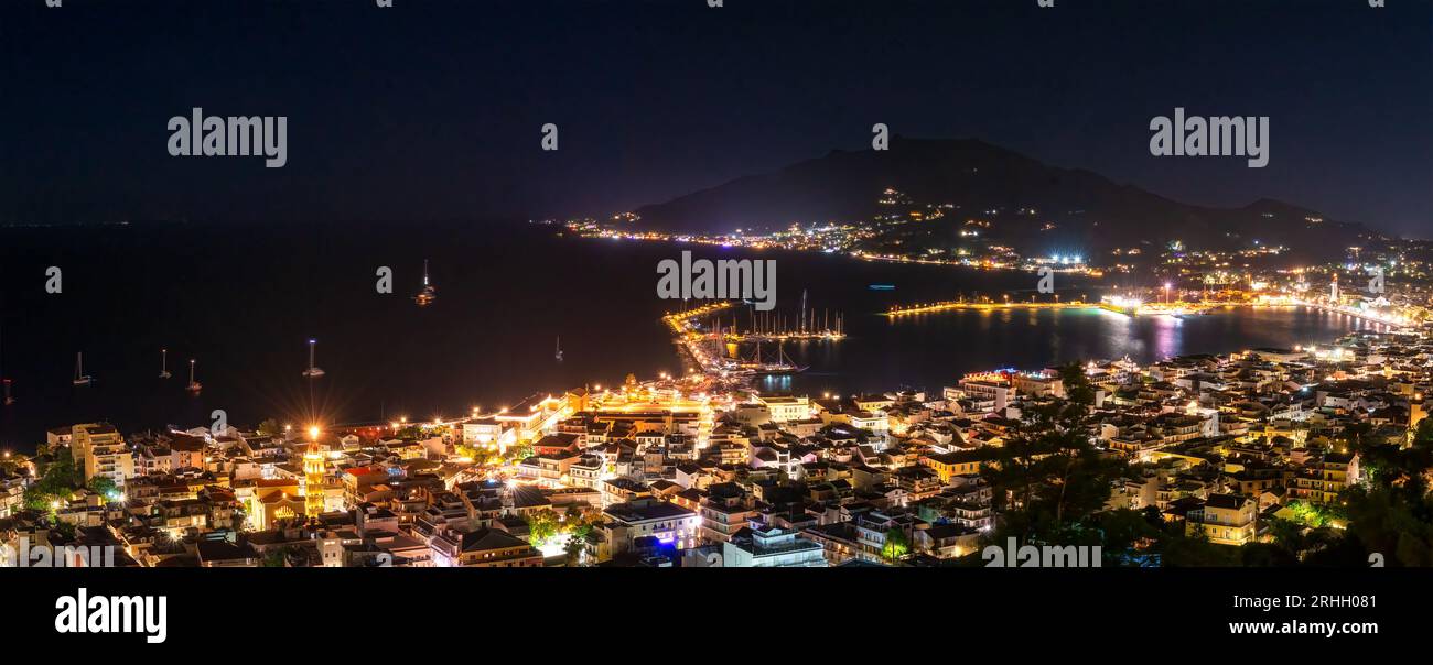 Vue panoramique nocturne de l'île de Zakynthos en Grèce. Vue depuis le village de Bochali. Banque D'Images
