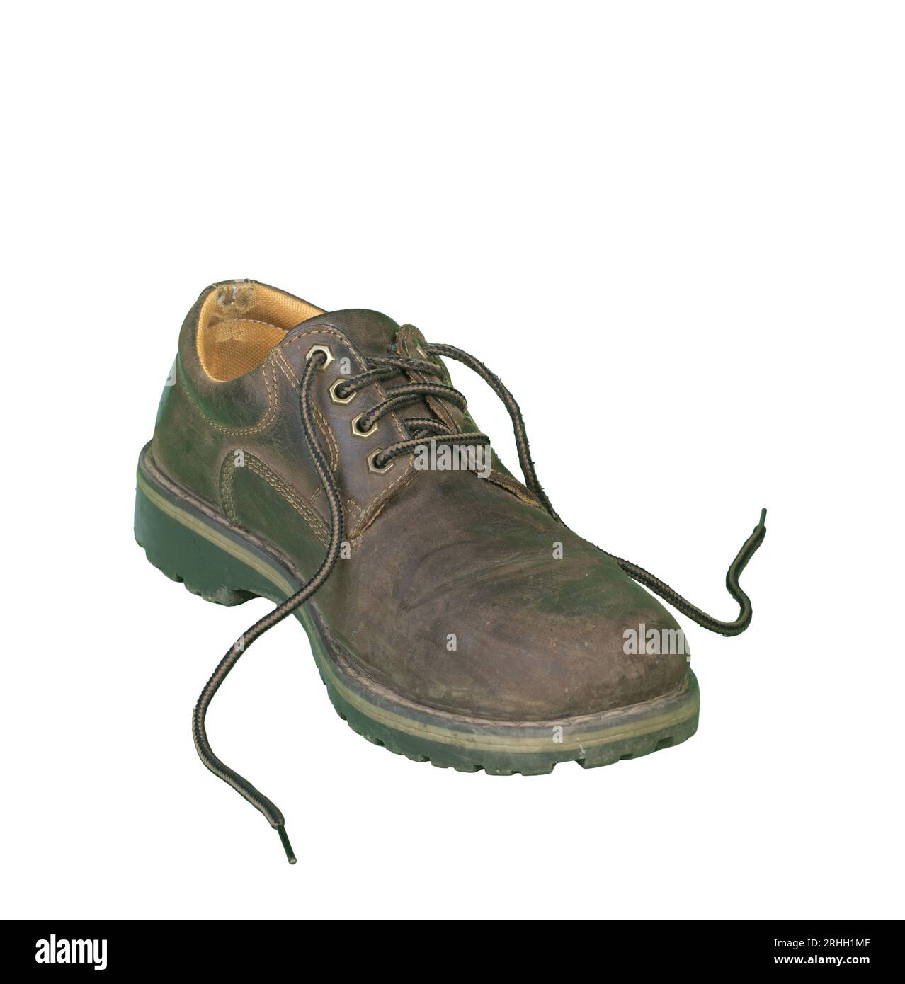 une vieille paire de chaussures pour hommes sur un fond transparent Banque D'Images