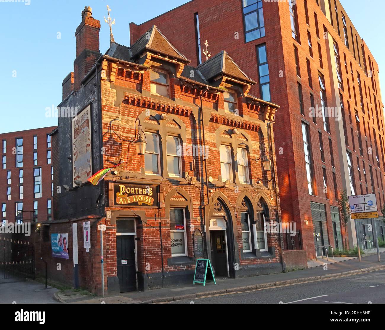 Porters Ale House officiellement The Cross Keys, Evening Real ALE at Buttermarket St, Warrington, Cheshire, Angleterre, WA1 2NN Banque D'Images