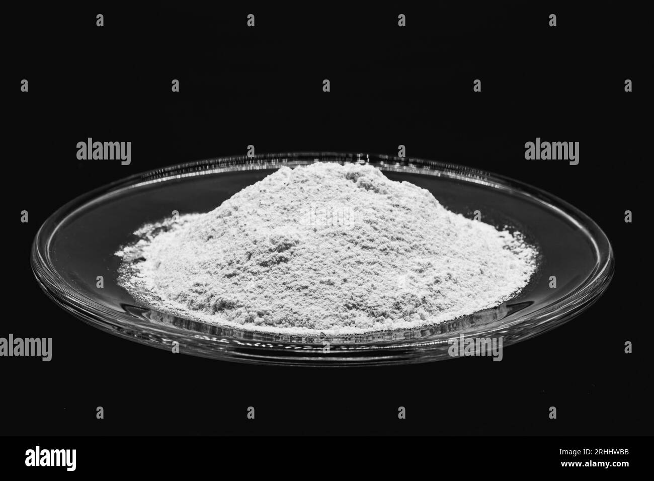 L'extrait de malt en poudre, additif pour l'industrie alimentaire, agit comme substrat aromatisant et fermentant dans divers produits, tels que la bière. Riche en acide folique an Banque D'Images L'extrait de malt en poudre, additif pour l'industrie alimentaire, agit comme substrat aromatisant et fermentant dans divers produits, tels que la bière. Riche en acide folique an Banque D'Images