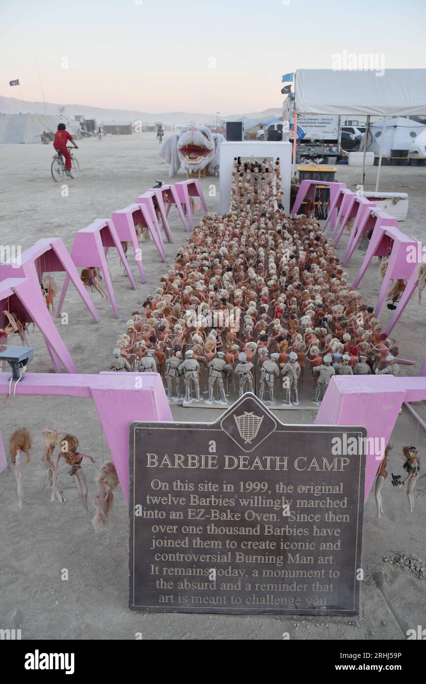 Chaque année, 80 000 000 personnes se rassemblent pour construire Black Rock City, une métropole temporaire participative dans le désert du Nevada Banque D'Images