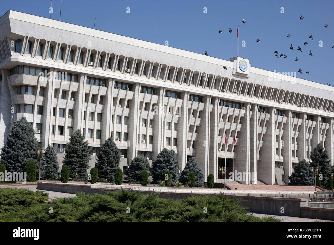 Le Parlement kirghize, le Jogorku Kenesh, à Bichkek. Banque D'Images