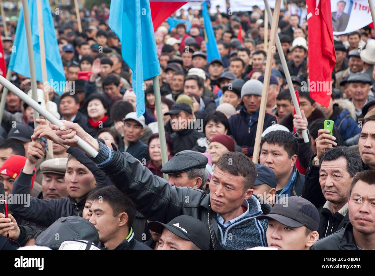 Rassemblement de l'opposition à Bichkek, Kirghizistan. Banque D'Images