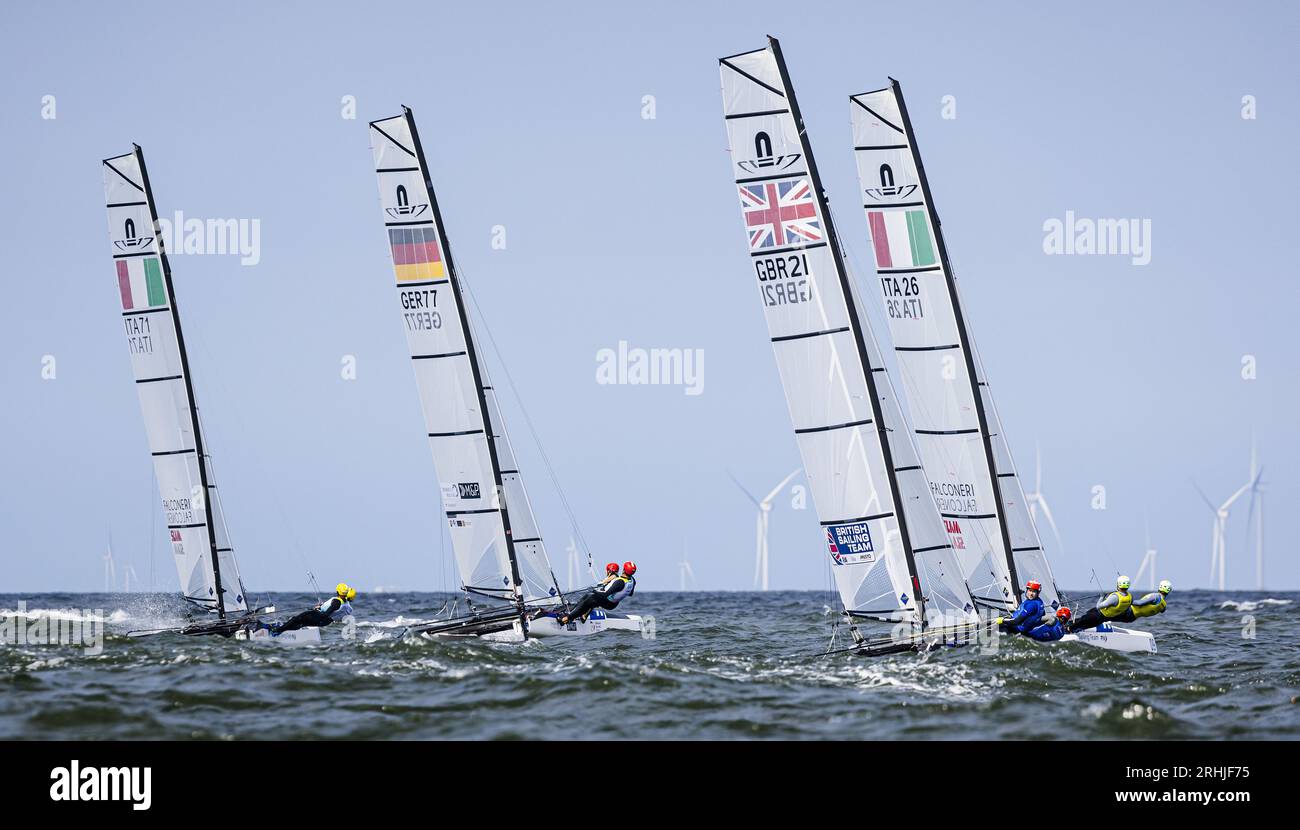 SCHEVENINGEN - image atmosphérique de la course aux médailles sur la section Nacra 17 pendant la septième journée des championnats du monde de voile. ANP SEM VAN DER WAL Banque D'Images