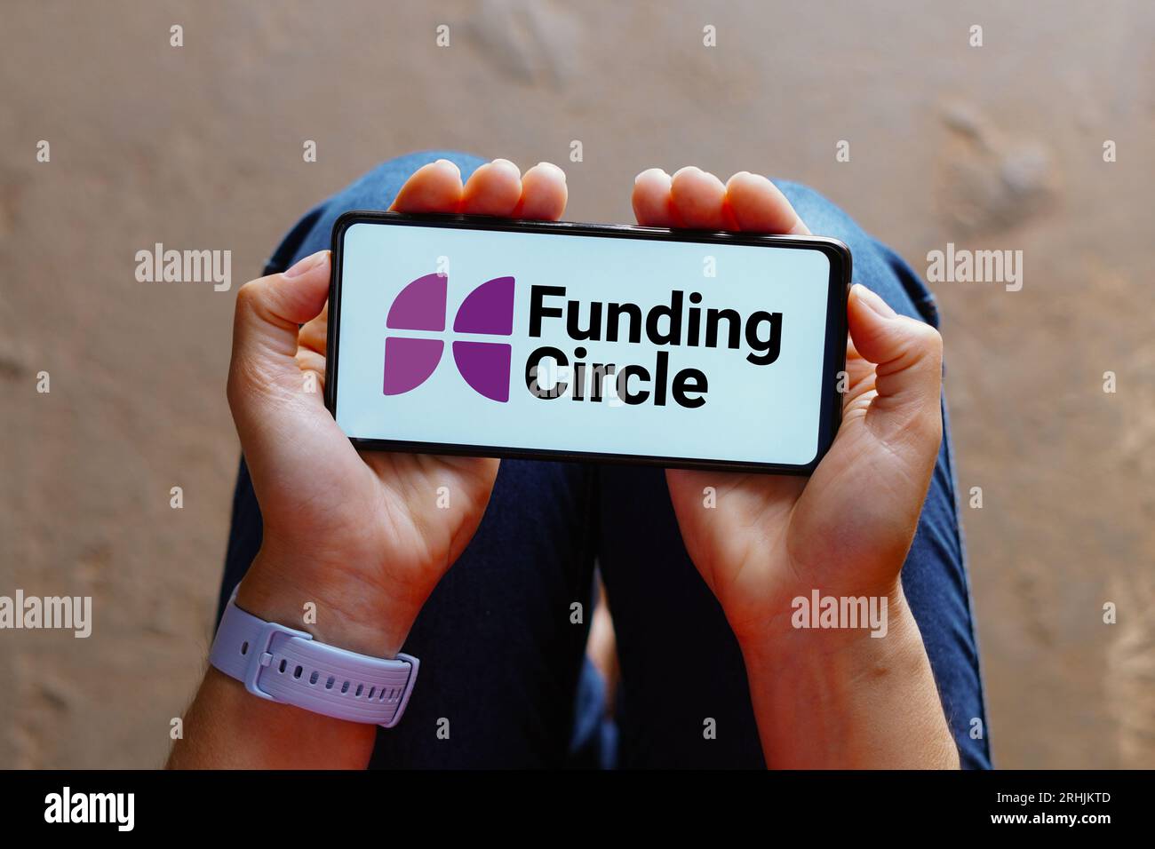 17 août 2023, Brésil : sur cette photo, le logo du cercle de financement est affiché sur l'écran d'un smartphone. (Image de crédit : © Rafael Henrique/SOPA Images via ZUMA Press Wire) USAGE ÉDITORIAL SEULEMENT! Non destiné à UN USAGE commercial ! Banque D'Images