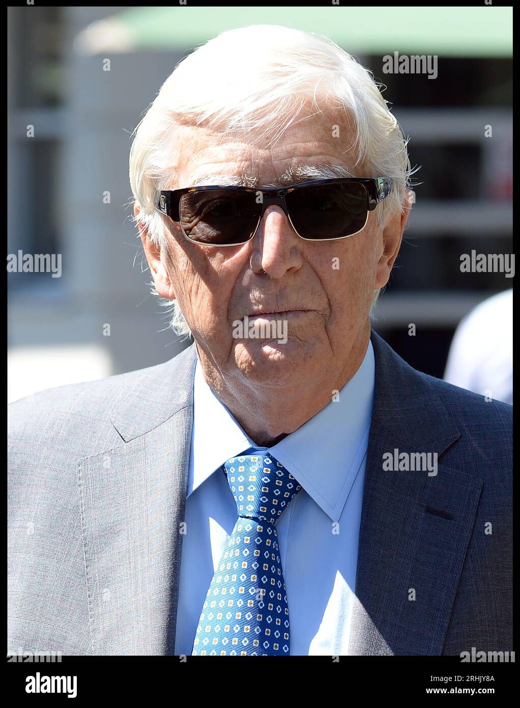 Image ©Licence à Parsons Media. 17/08/2023. Londres, Royaume-Uni. Sir Michael Parkinson meurt. Image de fichier prise image 03/07/2014. Londres, Royaume-Uni. Michael et Mary Parkinson arrivent au championnat de tennis de Wimbledon pour le 10e jour. Photo Andrew Parsons / Parsons crédit média : andrew Parsons/Alamy Live News Banque D'Images