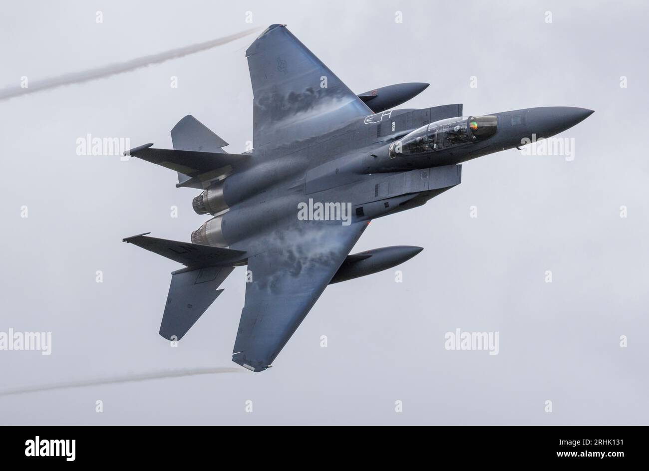 USAFE F-15E Strike Eagle pratiquant le vol à basse altitude dans la région de Mach Loop au pays de Galles Banque D'Images