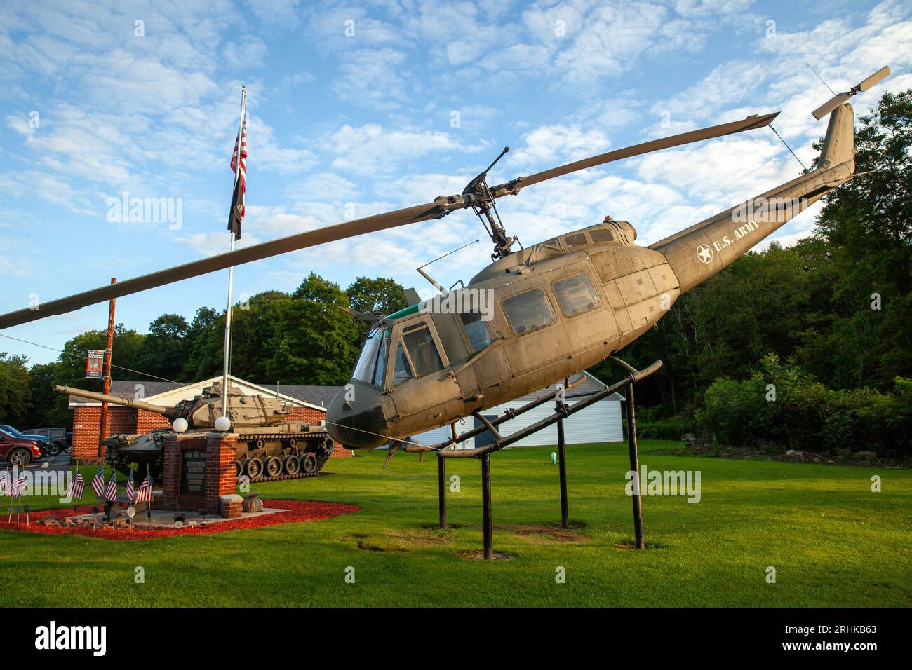 Vietnam ère UH-1 Huey hélicoptère dans le cadre du mémorial pour les vétérans de toutes les guerres à la Légion américaine, Post 257, Stoystown, PA 15563 Banque D'Images