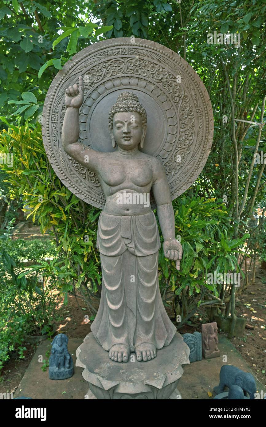 07 28 2007 Vintage ancienne réplique de statue de lord Gautam Bouddha à Puri, Odisha Orissa.India Asie. Banque D'Images