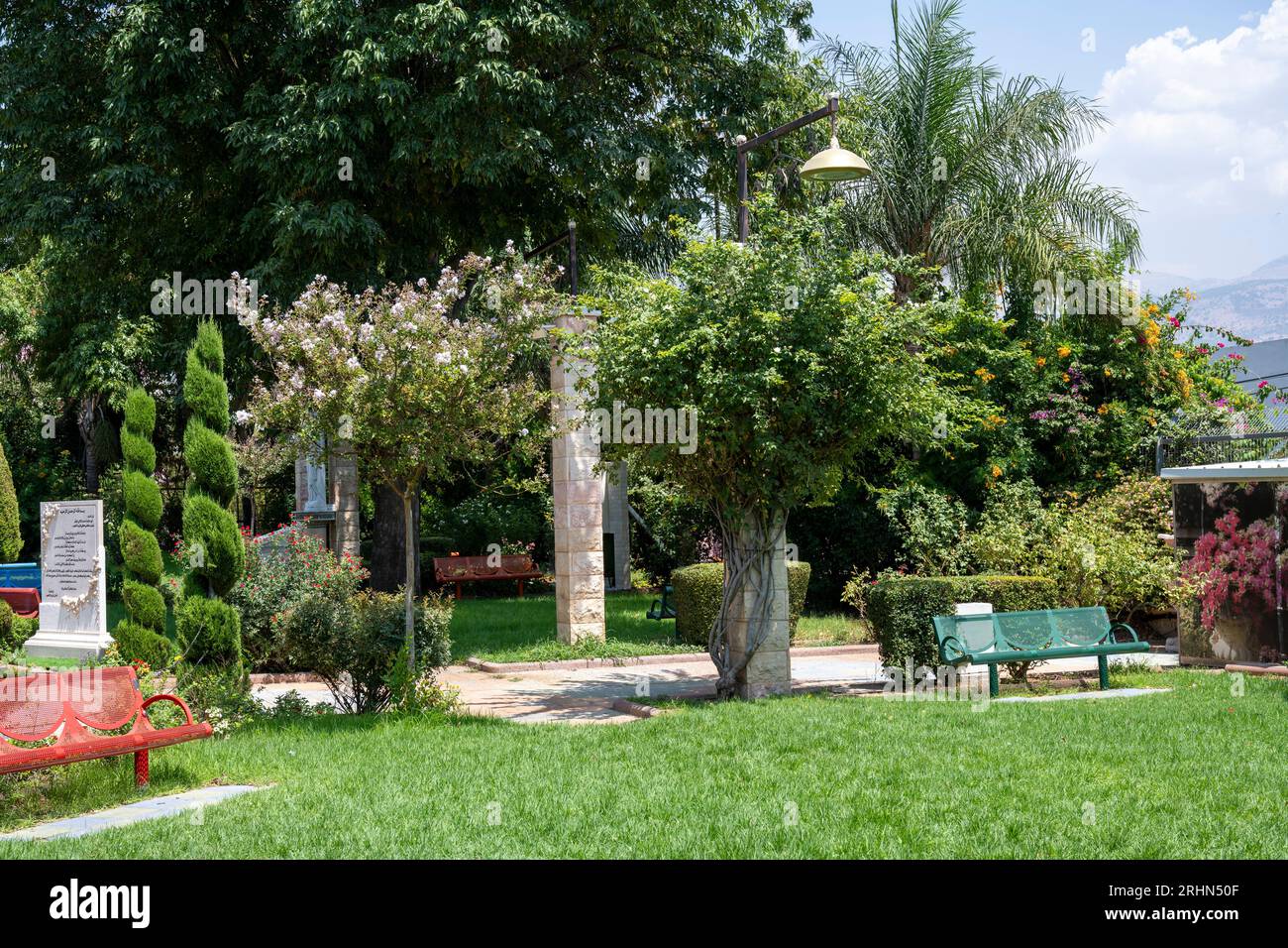 Le jardin de la paix à Ghajar (arabe : غجر, ou Rhadjar) est un village alaouite sur la rivière Hasbani, à la frontière entre le Liban et les Israéliens Banque D'Images