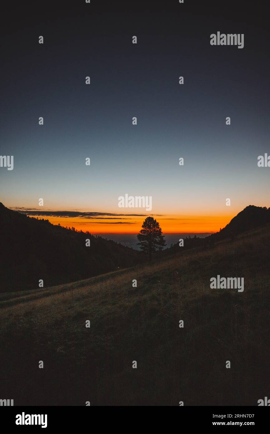 Lever de soleil au-dessus des montagnes dans les Pyrénées Banque D'Images