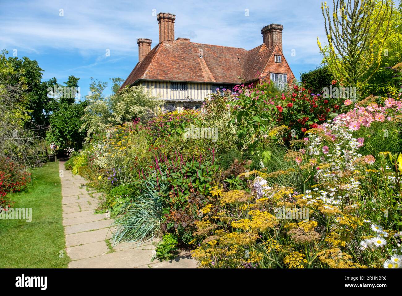 Grande maison Dixter et jardin en août, East Sussex, Royaume-Uni Banque D'Images