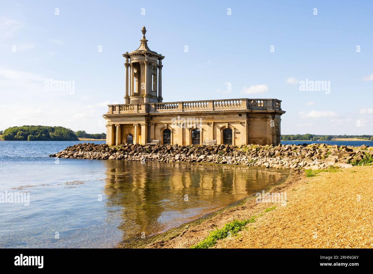 Partiellement submergée Normanton Church, Rutland Water, Rutland, Angleterre Banque D'Images