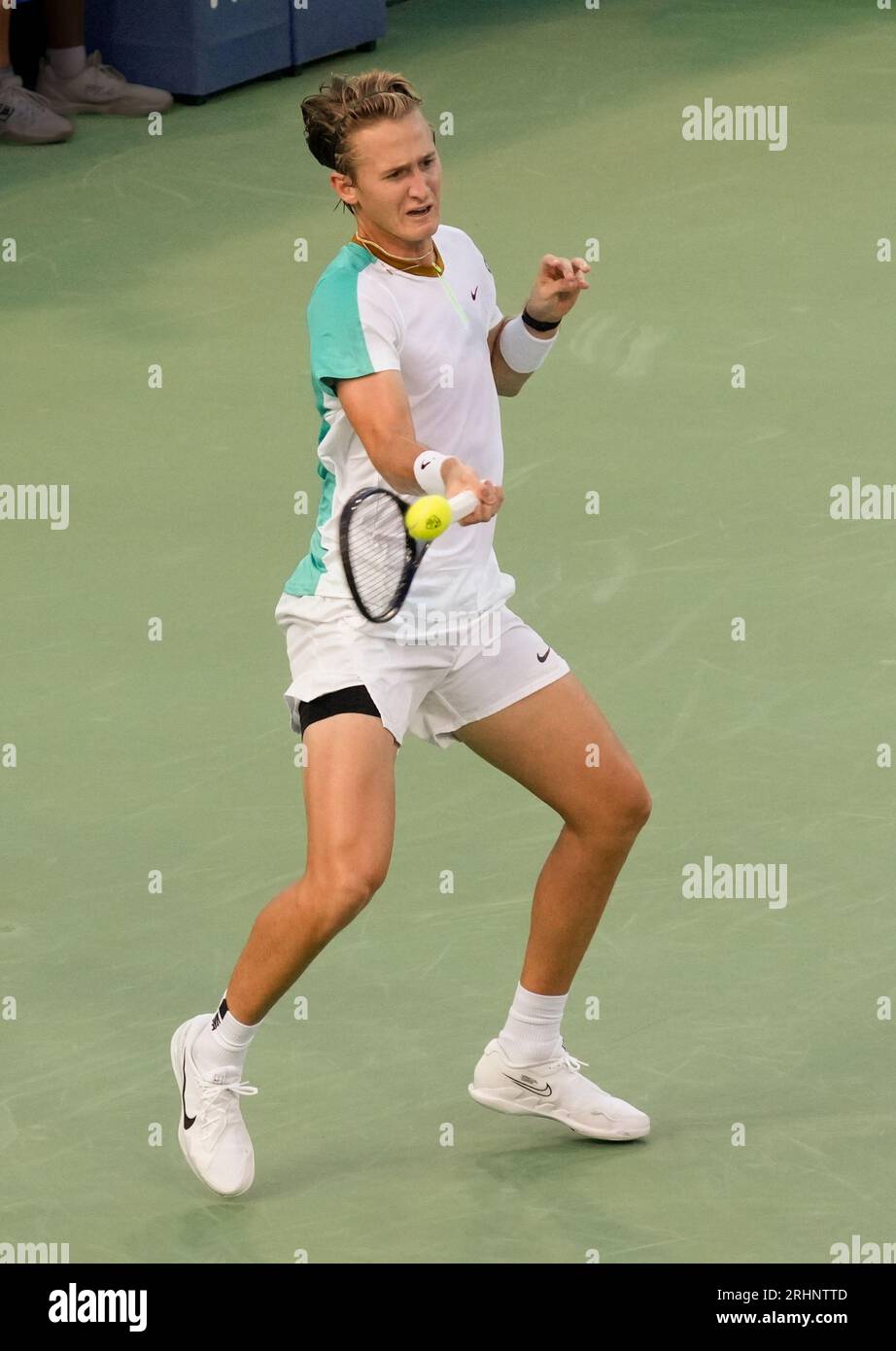 Sebastian Korda joue au Western & Southern Open le 14 août 2023 au Lindner Family tennis Center à Mason, Ohio. © Leslie Billman/Tennisclix Banque D'Images